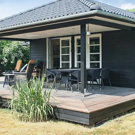Semesterbostad Four-bedroom Holiday In Laeso *