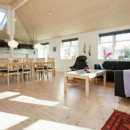 Four-bedroom Holiday In Laeso Semesterbostad Store Fuglede