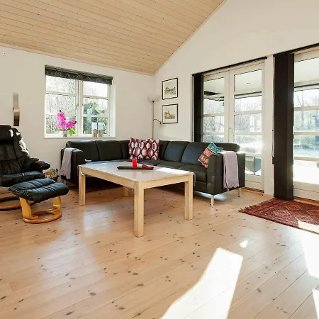 Four-bedroom Holiday In Laeso *